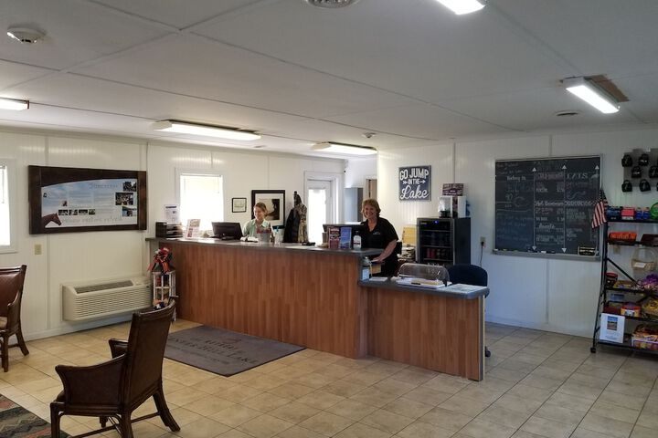 Entrance & Lobby