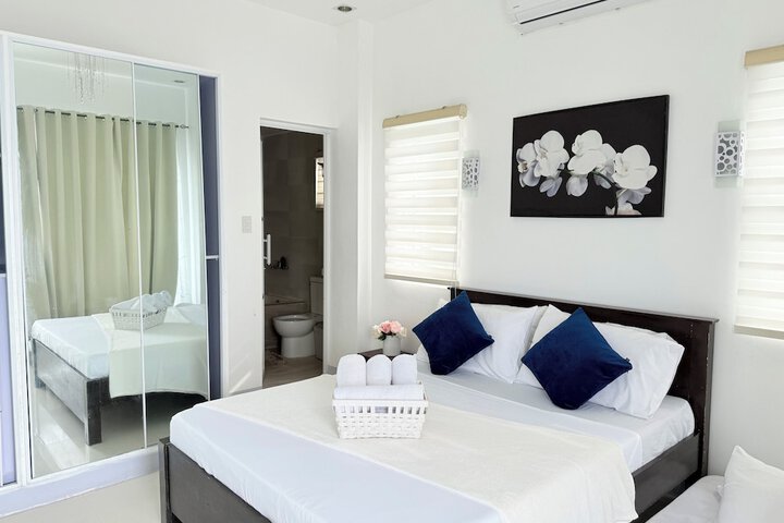 Room 44 of 108