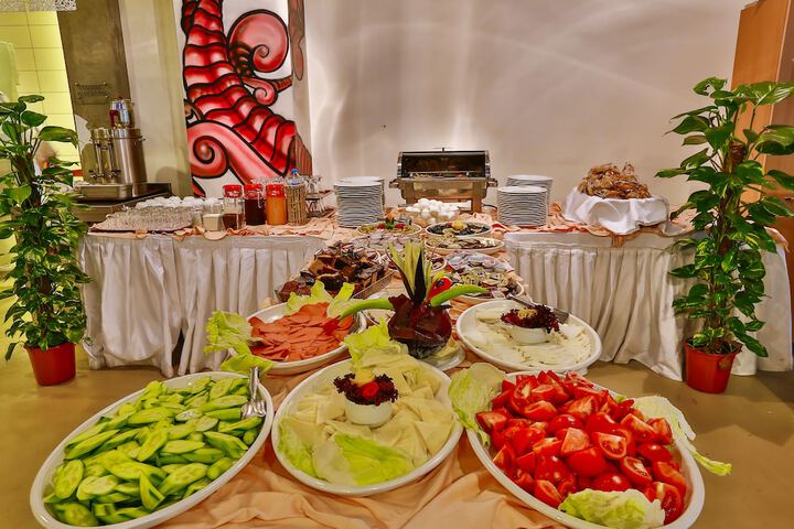 Dining 74 of 91