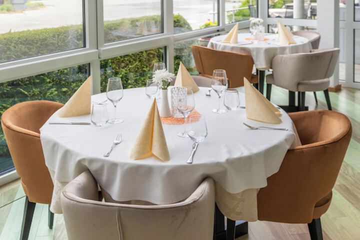 Dining 48 of 81