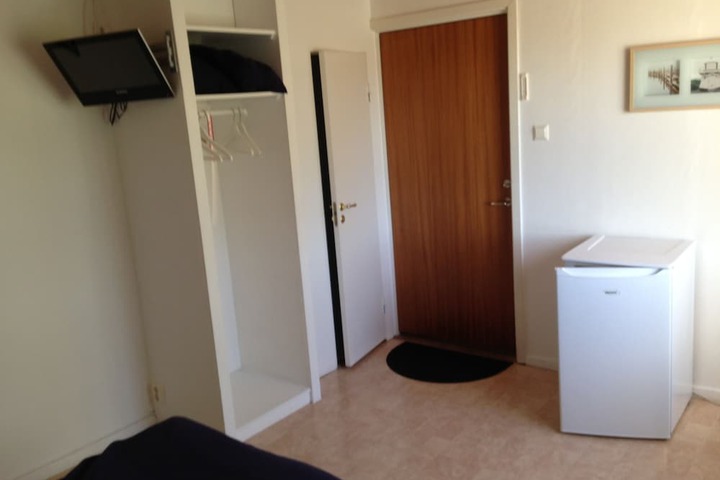Room 17 of 94