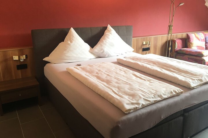 Room 8 of 49