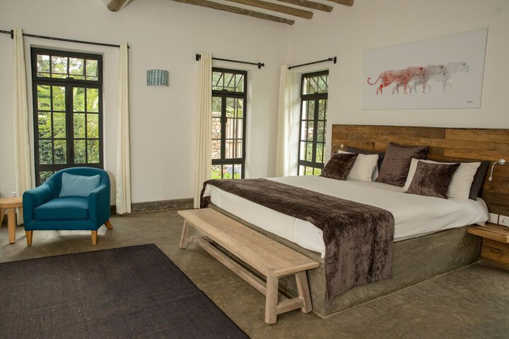 Room 7 of 48