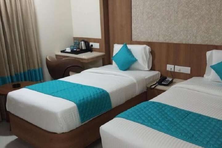 Room 7 of 32