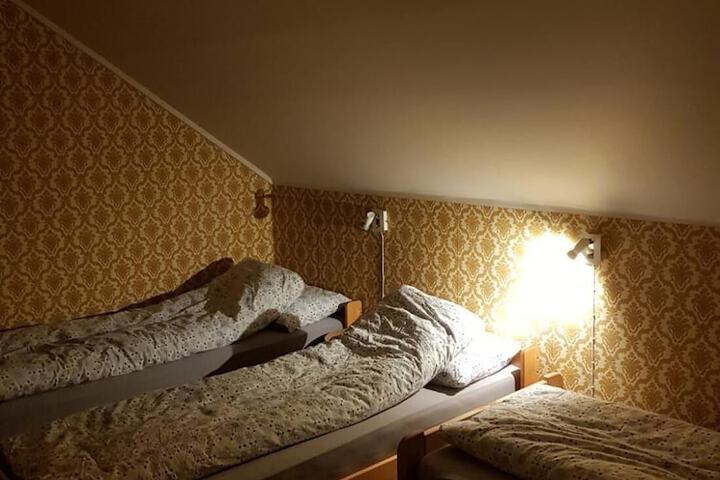 Room 4 of 112