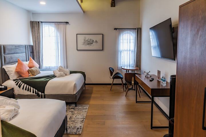Room 215 of 329