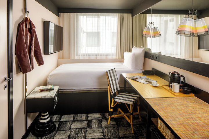 Room 16 of 24