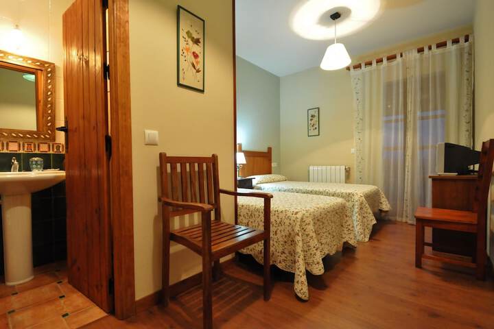 Room 6 of 36
