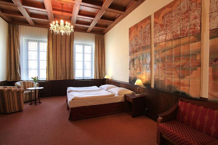 Room 8 of 41