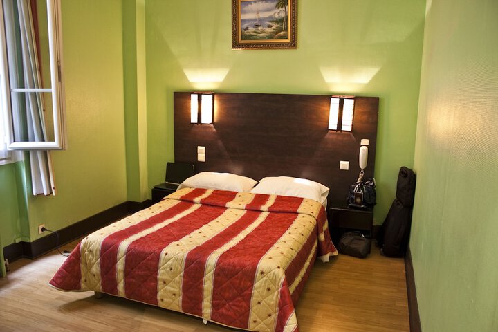Room 8 of 21