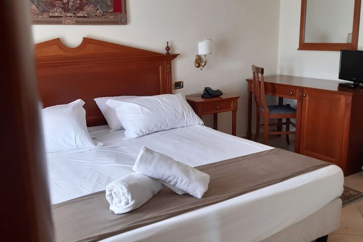 Room 14 of 85