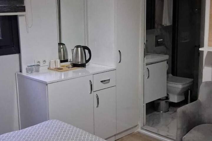 Room 16 of 37