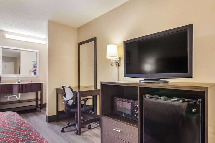 1 King Bed Upgrade (2 of 6)