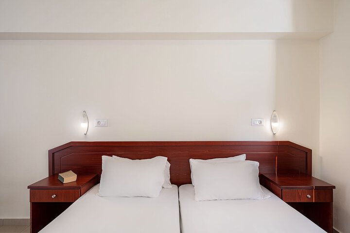 Room 35 of 127
