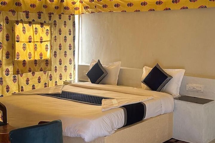 Room 3 of 52