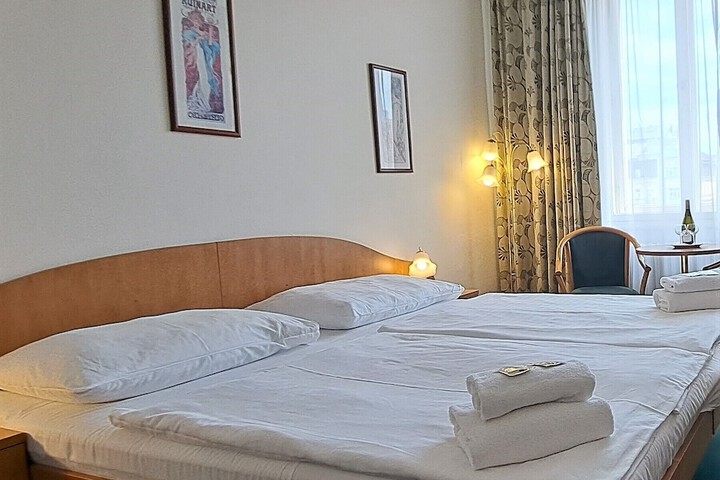 Room 9 of 51