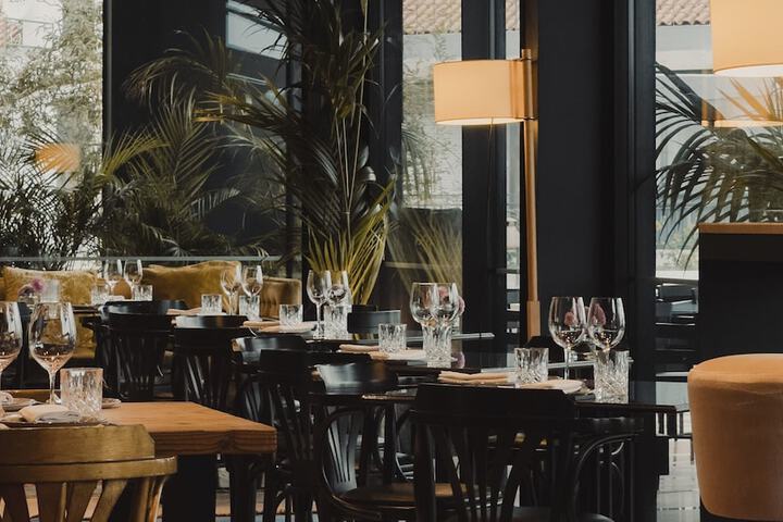 Dining 34 of 61