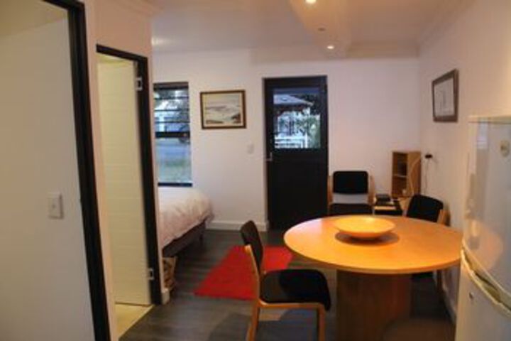 Room 5 of 10