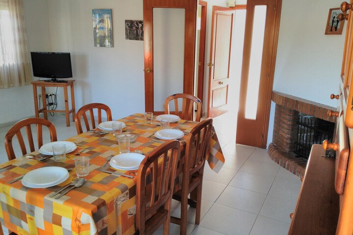 AP Costas Les Illes