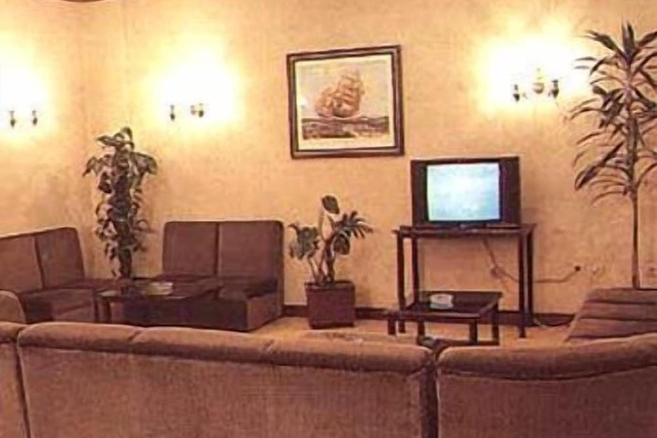 Hotel Interior 6 of 28