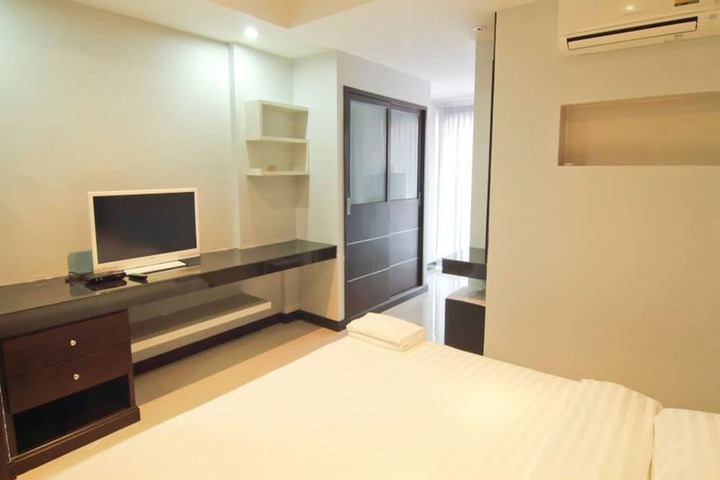 Room 7 of 15