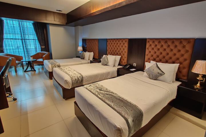 Room 12 of 62
