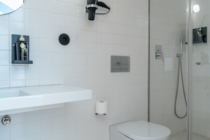 Room 65 of 74
