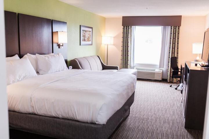 1 King Bed (16 of 16)