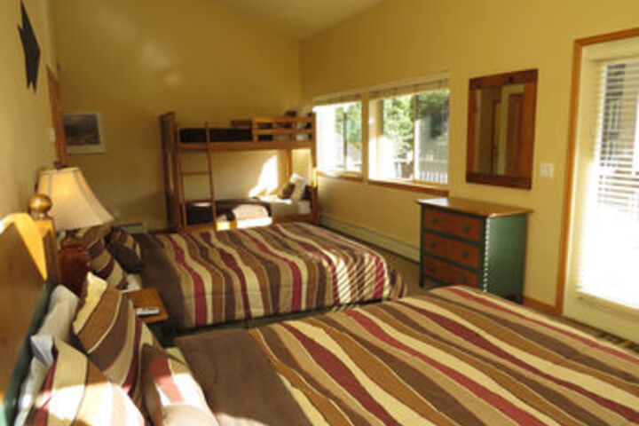 Room 35 of 102