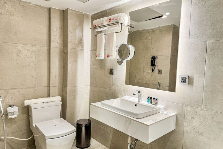 Room 12 of 26