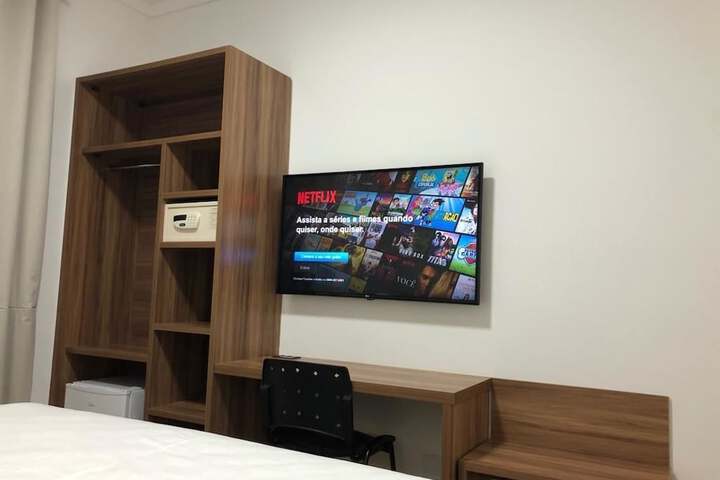 Room 4 of 25