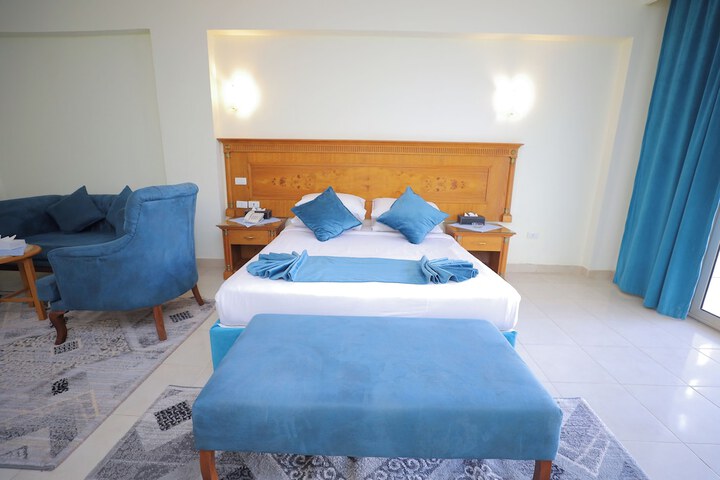 Room 2 of 16