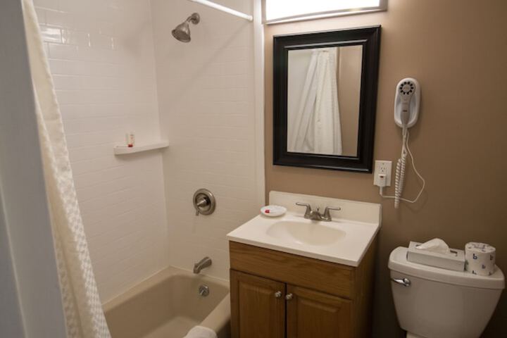 Room 72 of 168