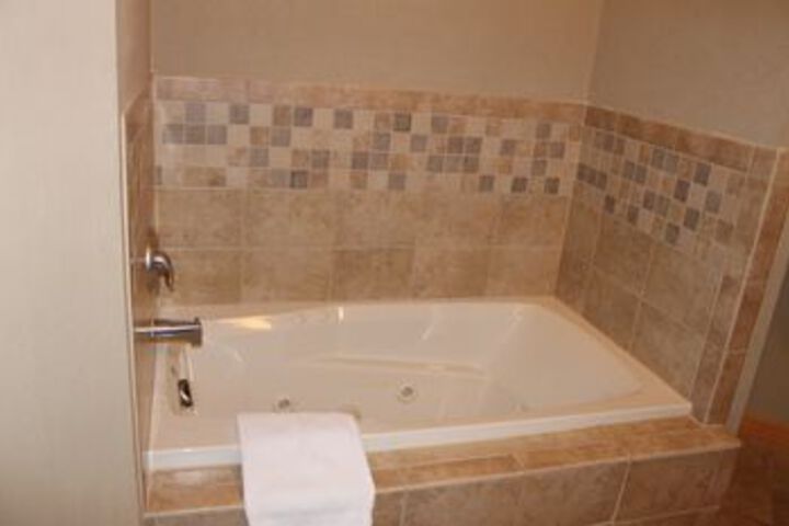 Hot Tub 45 of 65