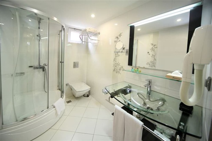 Bathroom Interior Photo