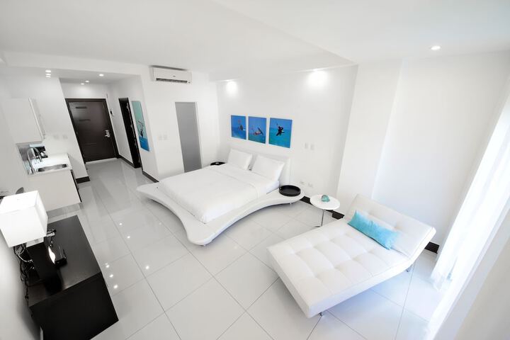 Room 4 of 30