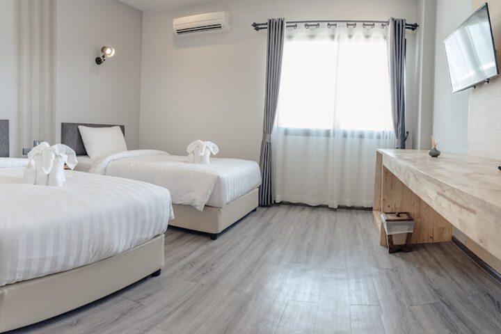 Room 32 of 54