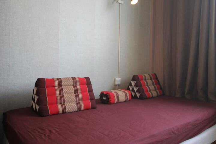 Room 29 of 210