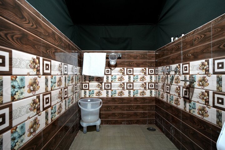 Room 10 of 20