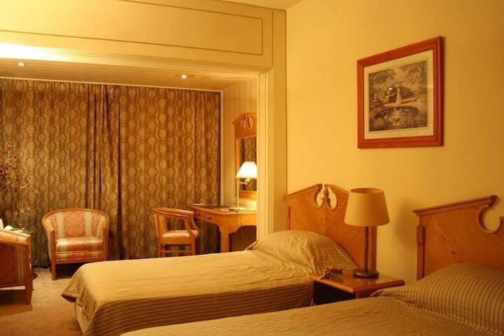 Room 10 of 22