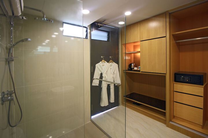 Room 14 of 75