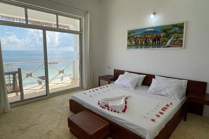 Room 5 of 13