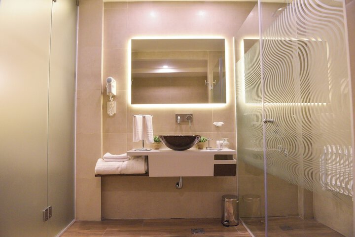 Room 36 of 107