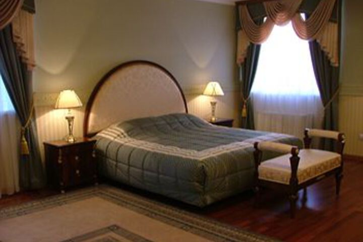 Room 7 of 15