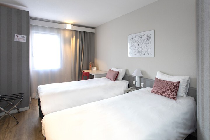 Room 3 of 54