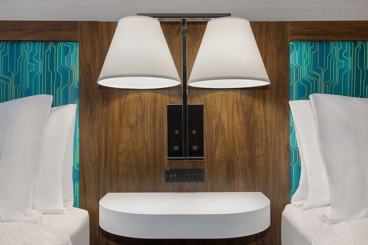 2 Queen Beds Room Accessible with Tub (8 of 9)