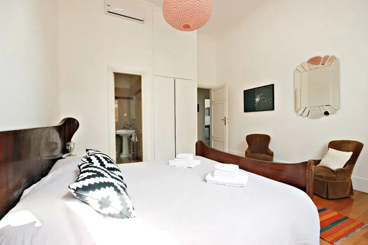 Room 5 of 13