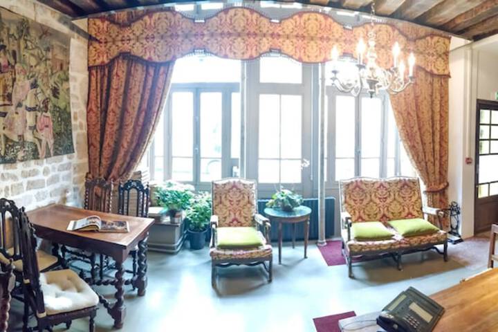 Boutique Hôtel de la Place des Vosges in Paris