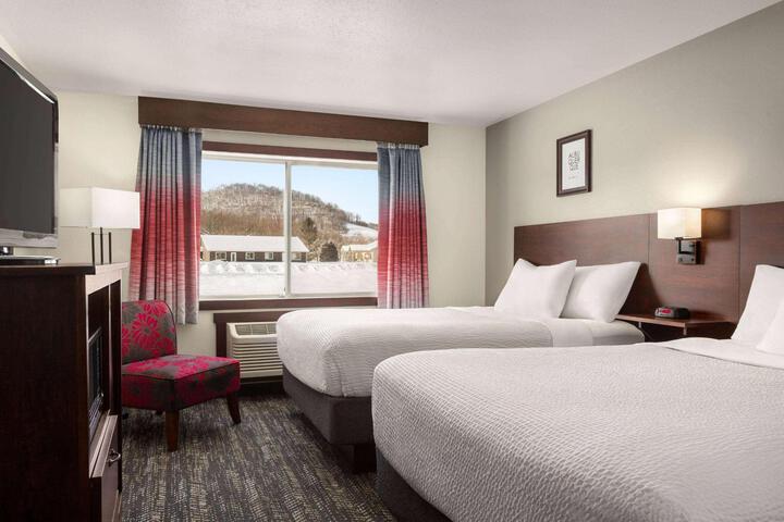 2 Queen Beds (4 of 9)