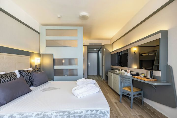 Room 18 of 259